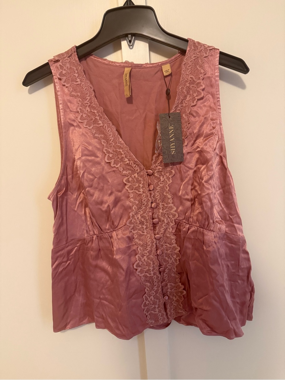 Shyanne Dusty Rose Satin Lace-Trim Button Tank / Size L NWT